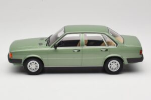Audi 80 B2 Zelen MCG 1:18 MCG18525 Kovina – slika 3 od 6