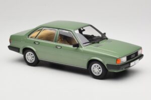 Audi 80 B2 Zelen MCG 1:18 MCG18525 Kovina – slika 4 od 6