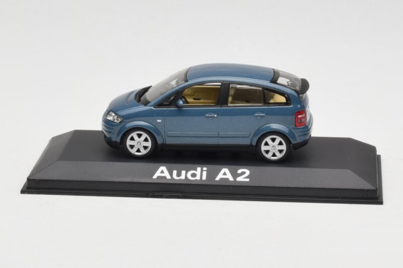 Audi A2 Blue Metallic Minichamps 1:43 20022200748005 Kovina