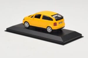 Audi A2 8Z Rumen Minichamps 1:43 AUDI005 Kovina – slika 3 od 4