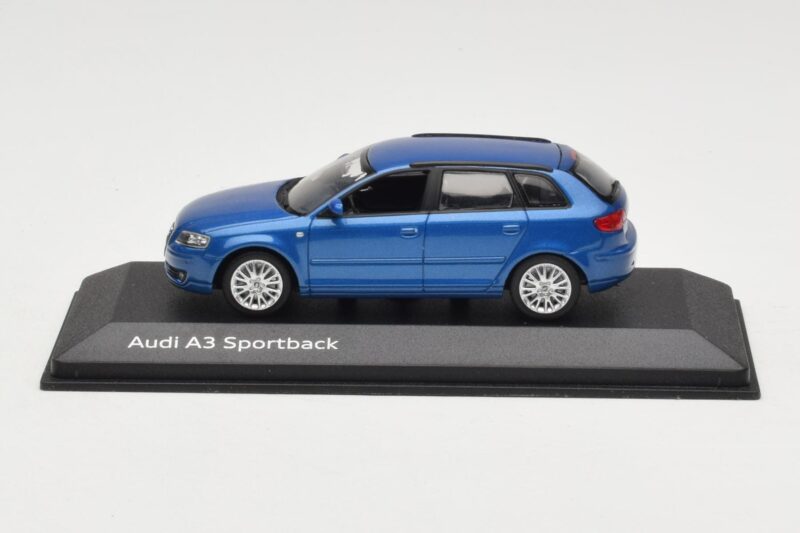 Audi A3 8P Sportback Mauritius Blue Minichamps 1:43 5010403033 Kovina
