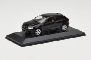 Audi A3 8P Black Metallic Minichamps 1:43 12000 Kovina – slika 2 od 4