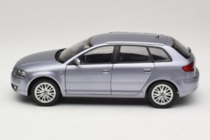 Audi A3 8P Sportback Light Blue Metallic Kyosho 1:18 5010403025 Kovina – slika 4 od 8