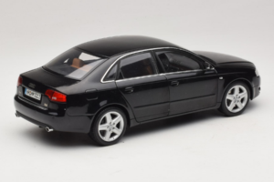 Audi A4 B6 3.2 Quattro Črn Minichamps 1:18 5010404125 Kovina – slika 3 od 8