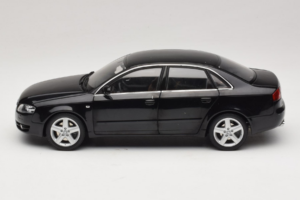Audi A4 B6 3.2 Quattro Črn Minichamps 1:18 5010404125 Kovina – slika 4 od 8