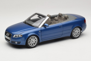 Audi A4 B6 Kabriolet Moder Norev 1:18 5010504325 Kovina
