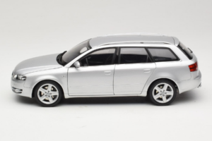 Audi A4 B7 3.2 Quattro Avant Srebrna Minichamps 1:18 5010404215 Kovina – slika 4 od 8