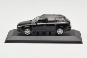 Audi A4 B7 Avant Črn Minichamps 1:43 AUDI008 Kovina