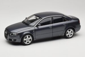 Audi A4 B7 Siv Metalik Minichamps 1:18 100014400 Kovina