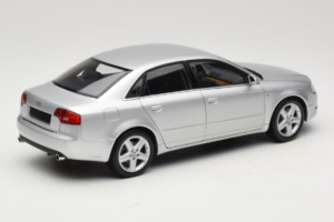 Audi A4 B7 Srebrna Minichamps 1:18 100014402 Kovina – slika 3 od 8