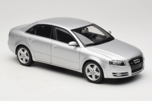 Audi A4 B7 Srebrna Minichamps 1:18 100014402 Kovina – slika 6 od 8