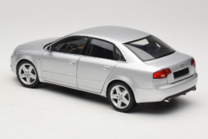 Audi A4 B7 Srebrna Minichamps 1:18 100014402 Kovina – slika 7 od 8