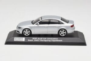 Audi A4 B8 3.2 Quattro Ice Srebrna Minichamps 1:43 5010704113 Kovina