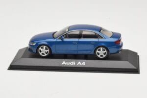 Audi A4 B8 3.2 Quattro Aruba Blue Minichamps 1:43 5010704123 Kovina