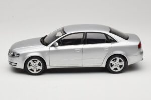 Audi A4 B8 3.2 Quattro Srebrna Minichamps 1:18 5010404115 Kovina – slika 4 od 8