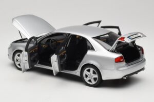 Audi A4 B8 3.2 Quattro Srebrna Minichamps 1:18 5010404115 Kovina – slika 5 od 8