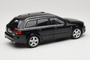 Audi A4 B8 Avant 3.2 Quattro Črn Minichamps 1:18 5010404225 Kovina – slika 3 od 8