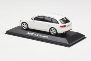Audi A4 B8 Avant Ibis White Minichamps 1:43 5010804213 Kovina – slika 3 od 4
