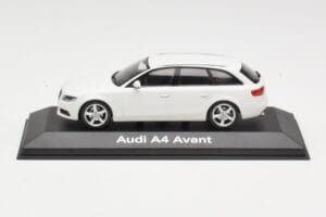 Audi A4 B8 Avant Ibis White Minichamps 1:43 5010804213 Kovina