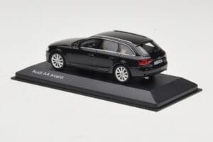 Audi A4 B8 Avant Phantom Black Minichamps 1:43 5011204223 Kovina – slika 3 od 4