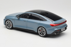 Audi A5L Sportback Sivkasto Modra OEM 1:18 ZAM60004B Kovina – slika 7 od 8