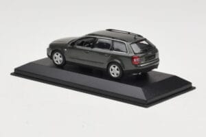 Audi A6 C5 Avant Temno Siv Minichamps 1:43 AUDI006 Kovina – slika 3 od 4