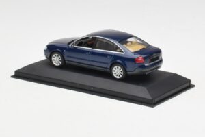 Audi A6 C5 Temno Modra Minichamps 1:43 132093 Kovina – slika 3 od 4