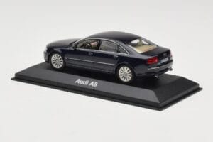 Audi A8 D3 Blue Metallic Light Interior Minichamps 1:43 20000001386003 Kovina – slika 3 od 4