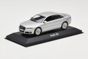 Audi A8 D3 Svetlo Srebrna Minichamps 1:43 5010508113 Kovina – slika 2 od 4