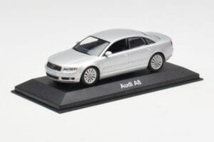 Audi A8 D3 Srebrna Minichamps 1:43 20000001386001 Kovina – slika 2 od 4