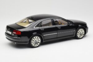 Audi A8 D3 W12 Črn Kyosho 1:18 09212BK Kovina – slika 3 od 8