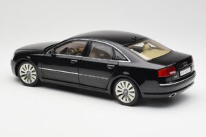 Audi A8 D3 W12 Črn Kyosho 1:18 09212BK Kovina – slika 7 od 8