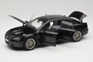 Audi A8L D3 W12 Phantom Black Kyosho 1:18 5011008125 Kovina – slika 2 od 8