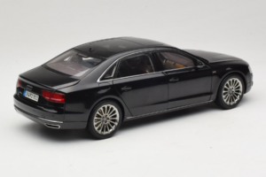 Audi A8L D3 W12 Phantom Black Kyosho 1:18 5011008125 Kovina – slika 3 od 8