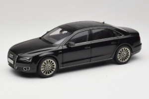 Audi A8L D3 W12 Phantom Black Kyosho 1:18 5011008125 Kovina