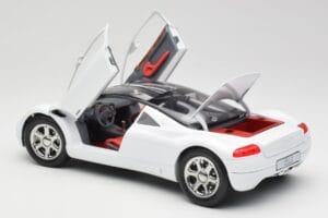 Audi Avus Quattro Alpine White Revell 1:18 08913 Kovina – slika 5 od 8