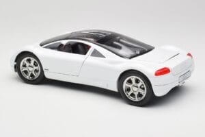 Audi Avus Quattro Alpine White Revell 1:18 08913 Kovina – slika 7 od 8