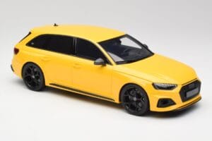 Audi RS4 B9 Avant 25. Obletnica Vegas Rumen GT Spirit 1:18 GT935 Smola – slika 4 od 6