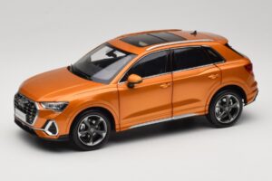Audi Q3 F3 Orange Metallic Paudi Model 1:18 05962Q32019 Kovina