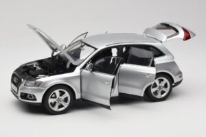 Audi Q5 8R Ice Silver Kyosho 1:18 09242IS Kovina – slika 2 od 8