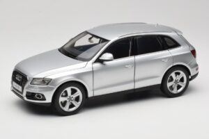 Audi Q5 8R Ice Silver Kyosho 1:18 09242IS Kovina
