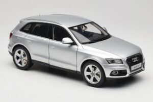 Audi Q5 8R Ice Silver Kyosho 1:18 09242IS Kovina – slika 6 od 8