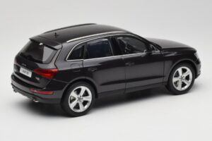 Audi Q5 8R Lava Grey Kyosho 1:18 09242LG Kovina – slika 3 od 8