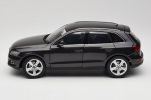 Audi Q5 8R Lava Grey Kyosho 1:18 09242LG Kovina – slika 4 od 8