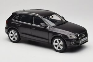 Audi Q5 8R Lava Grey Kyosho 1:18 09242LG Kovina – slika 6 od 8