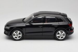 Audi Q5 8R Phantom Black Kyosho 1:18 09242BK Kovina – slika 4 od 8