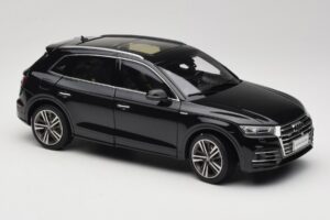Audi Q5L FY Črna Paudi Model 1:18 26732 Kovina – slika 6 od 8
