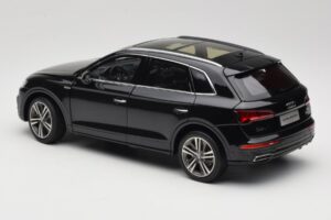 Audi Q5L FY Črna Paudi Model 1:18 26732 Kovina – slika 7 od 8