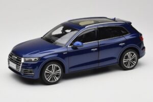 Audi Q5L FY Moder Paudi Model 1:18 33729 Kovina