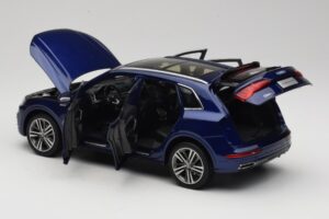 Audi Q5L FY Moder Paudi Model 1:18 33729 Kovina – slika 5 od 8